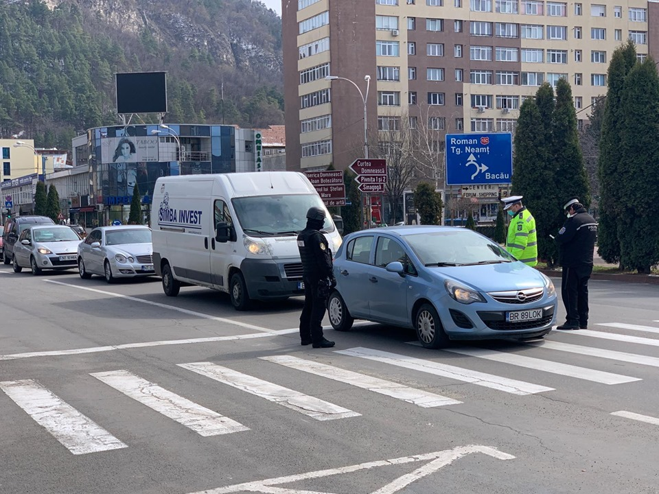 Atenție: ora deplasării trebuie completată pe declarație pe proprie răspundere pentru a evita amenzile