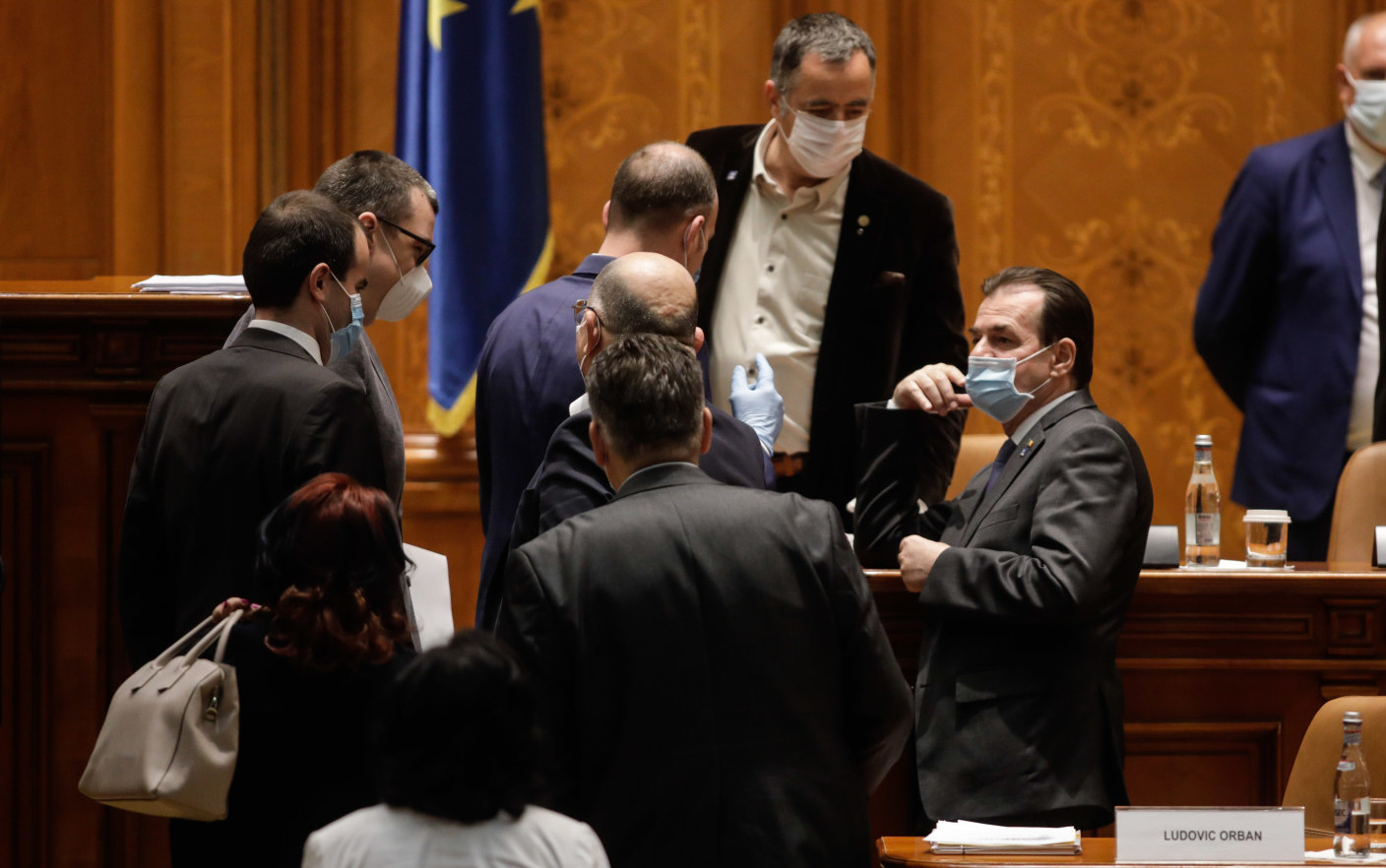 Guvernul PNL a găsit o metodă să păcălească PSD în Parlament, la votul stării de alertă