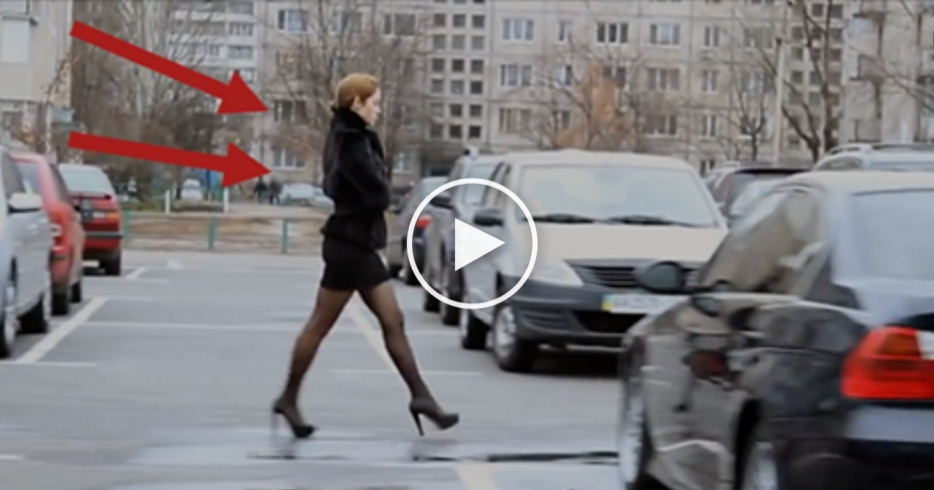 Femeia mergea pe strada.. si deodata vezi ce s-a intamplat cu ea.. O istorie incredibila - vezi VIDEO
